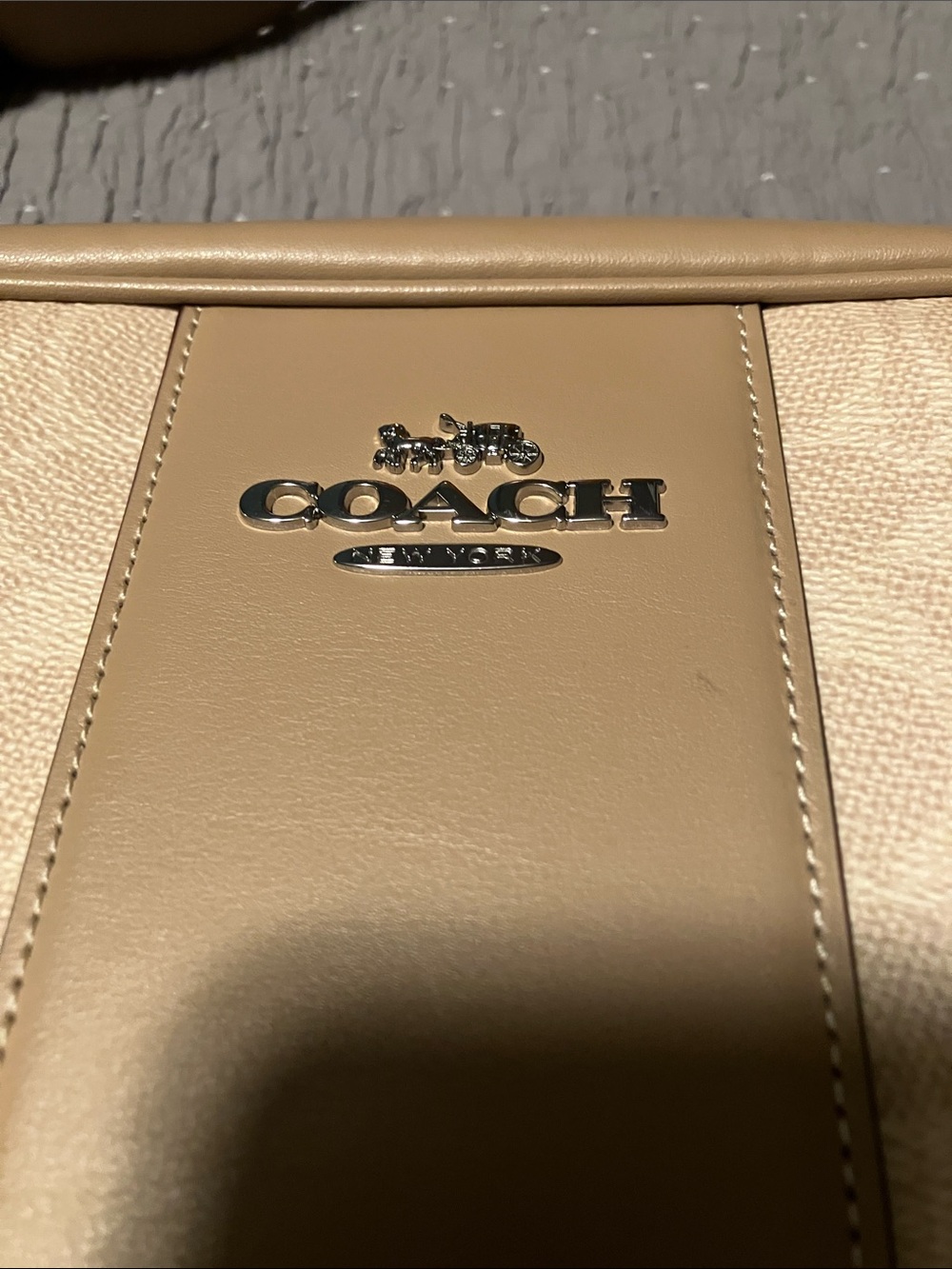 Coach Tan & Beige Signature Canvas Camera Bag. No Call-Outs. Gorgeous! NWT - Picture 3 of 16